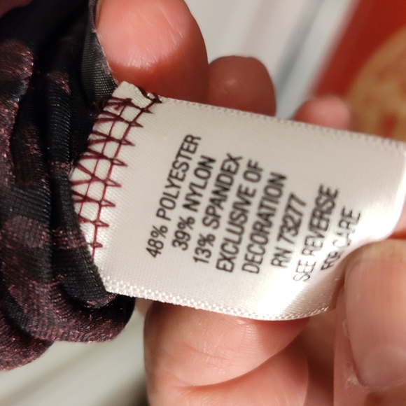 Simply Vera Wang top - Picture 7 of 7